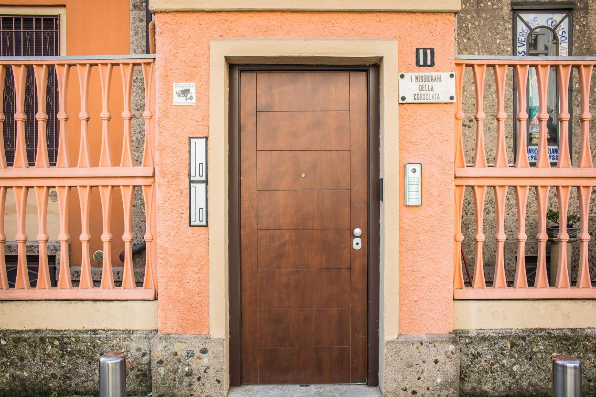 Rrrapido Holy Suites And Rooms - Via Sardegna Milão Exterior foto