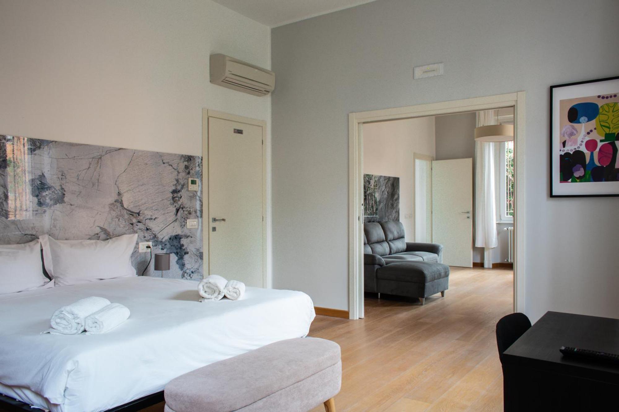 Rrrapido Holy Suites And Rooms - Via Sardegna Milão Exterior foto