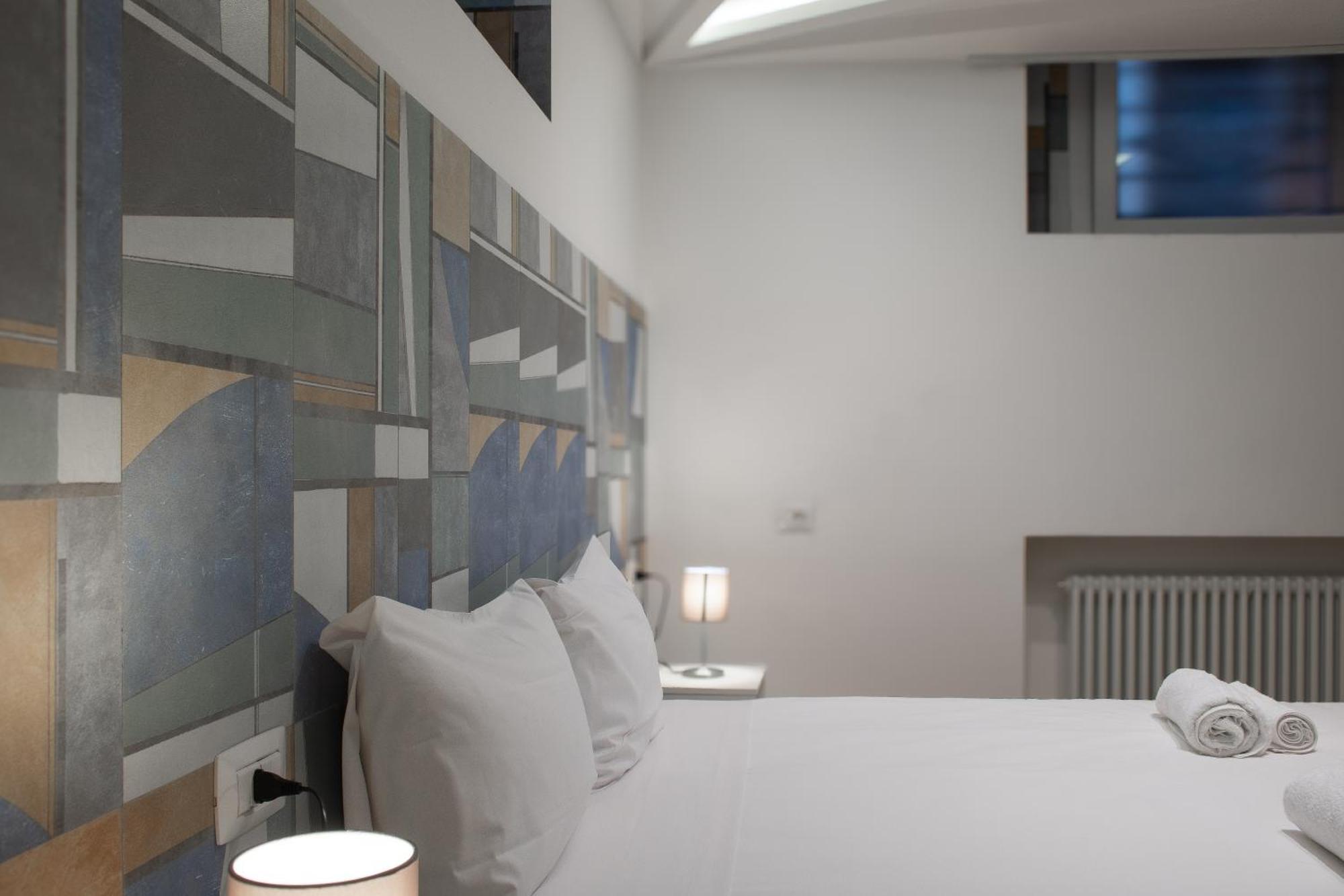 Rrrapido Holy Suites And Rooms - Via Sardegna Milão Exterior foto
