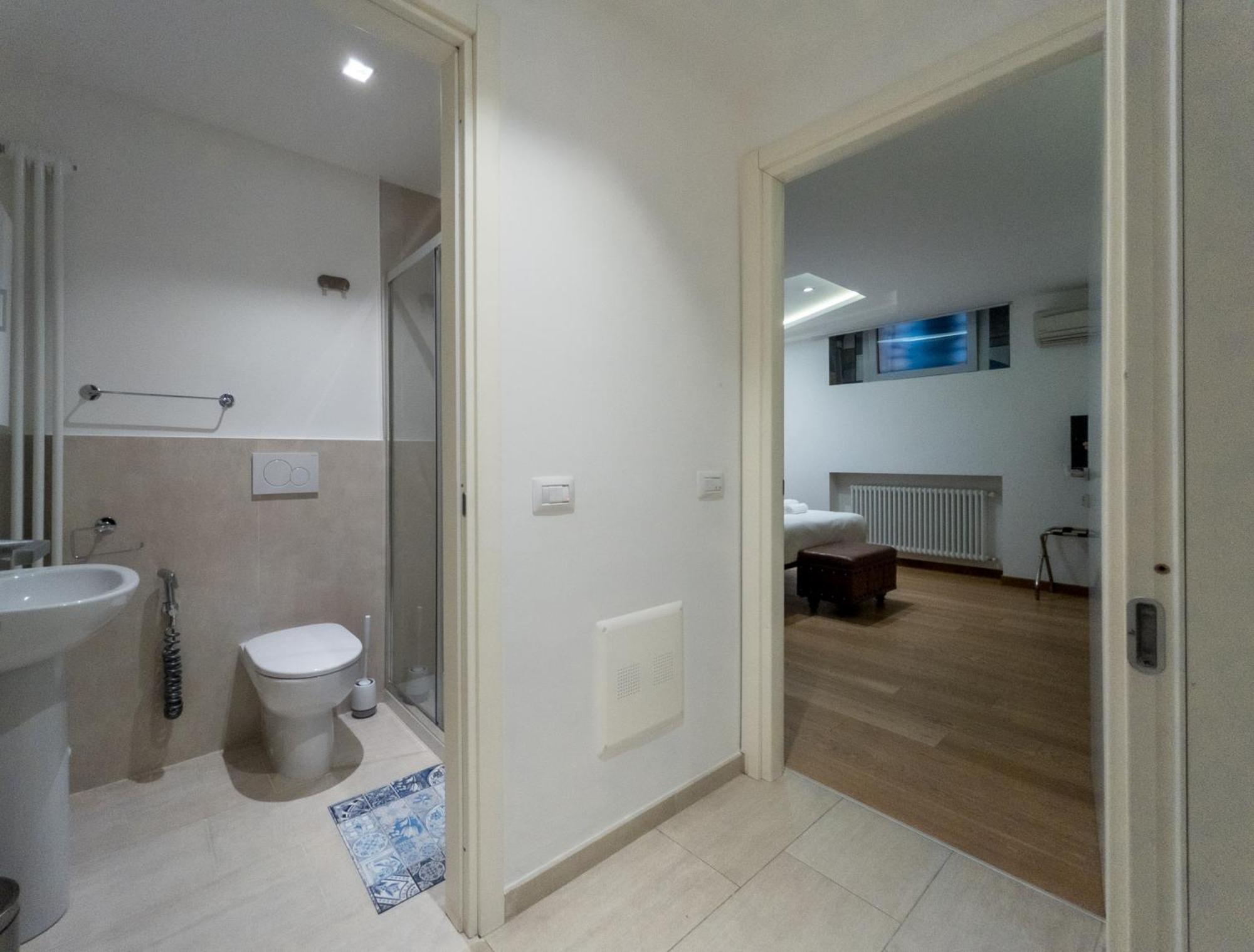 Rrrapido Holy Suites And Rooms - Via Sardegna Milão Exterior foto